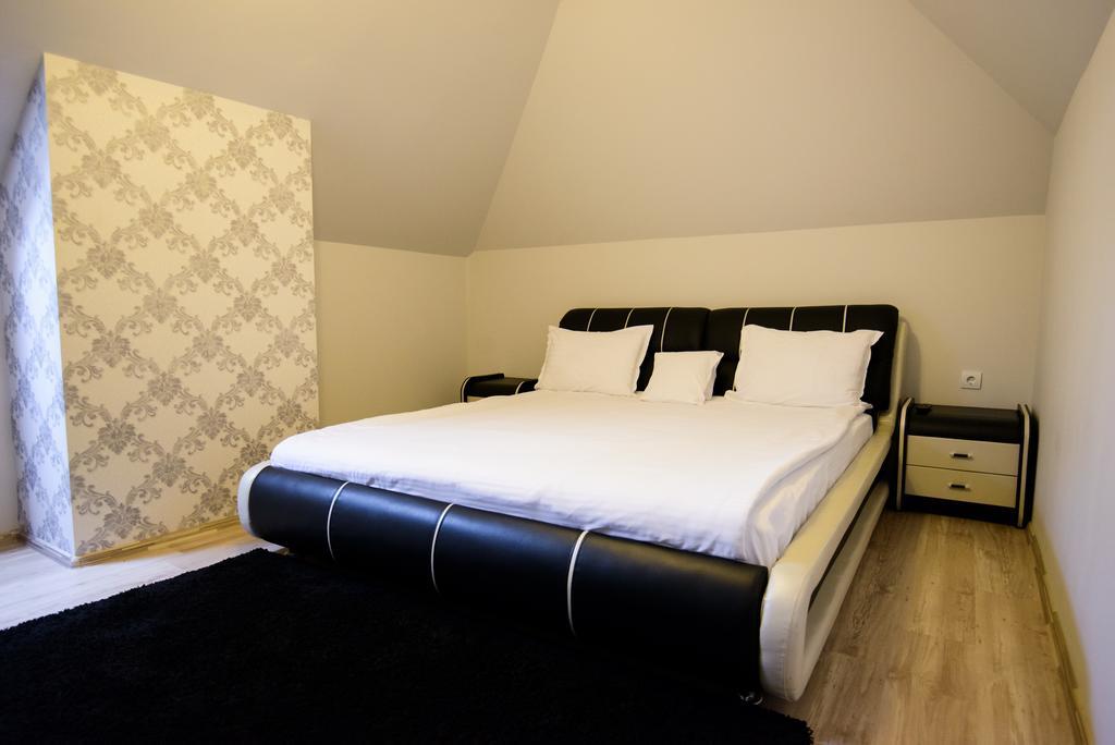 Cetate Residence 布拉索夫 外观 照片